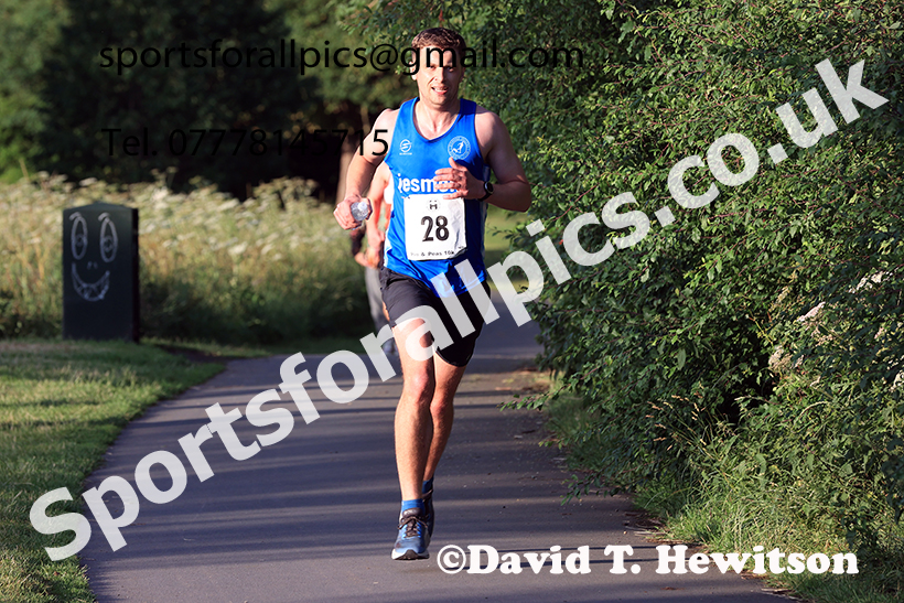 The 2025 Tynedale Pie n Peas 10k Road Race, Ovington to Low Prudhoe, Northumberland. Photo: David T. Hewitson/Sports for All Pics
